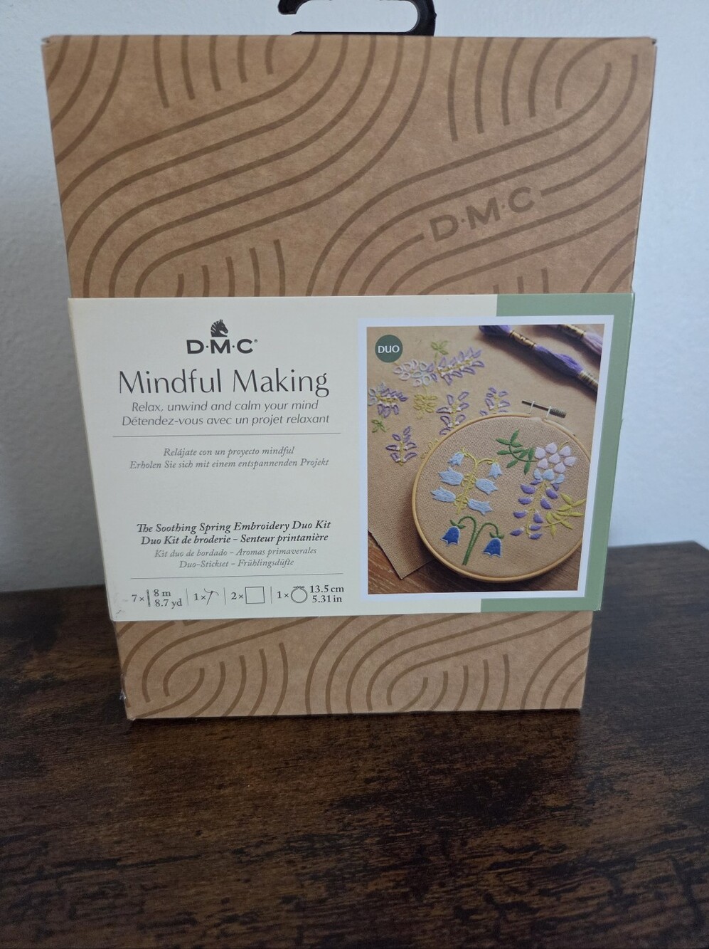 DMC Mindful Making Embroidery Kit - The Soothing Spring Duo